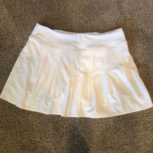 Athleta pleated white skirt